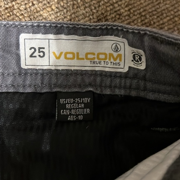 Volcom boys chino shorts grey size 25 boys 10 - Picture 4 of 7